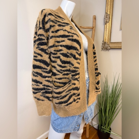 Lulu's Fierce Feelings Tan Tiger Print Eyelash Knit Cardigan Sweater S/M - Picture 5 of 9